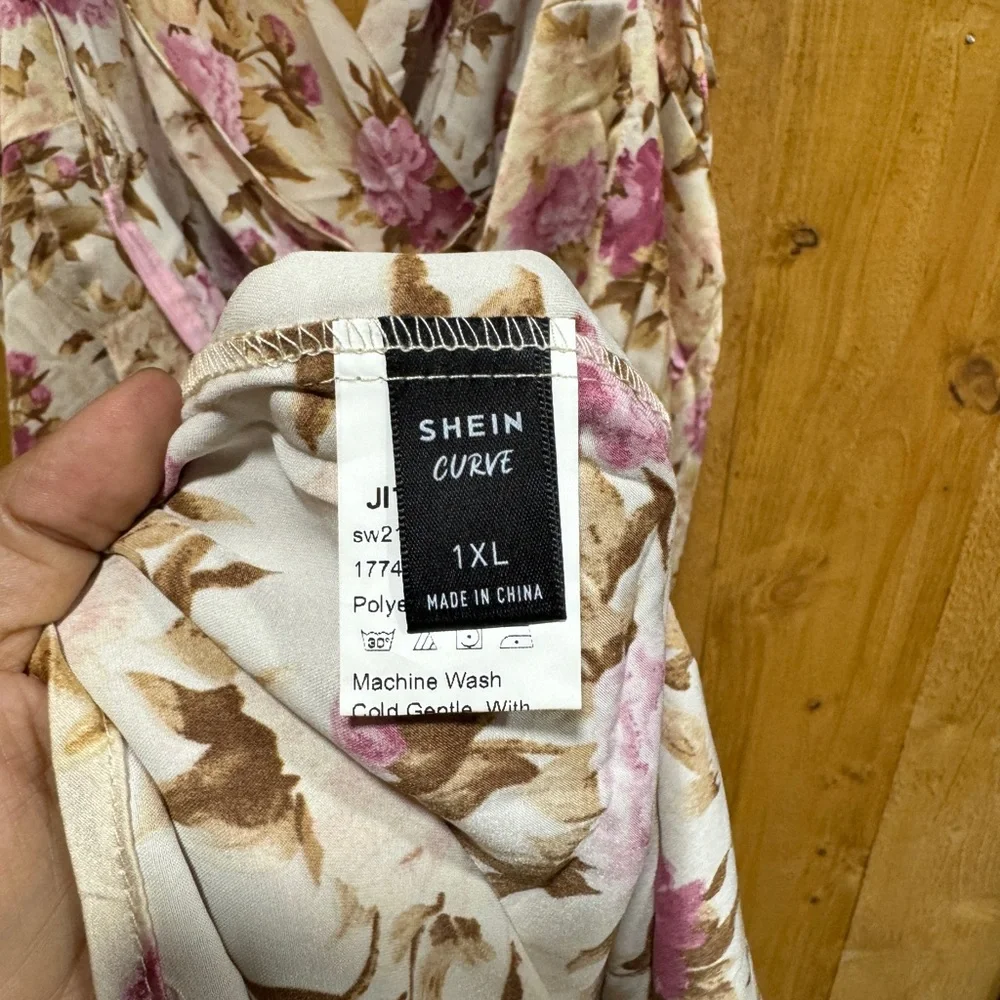 SHEIN Belle Plus Allover Floral Ruched high slit dress - Picture 6 of 7